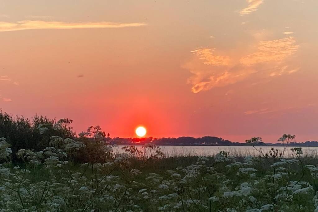 Tsjûke en March, Gezellig vakantie verblijf. Echten  Buitenkant foto