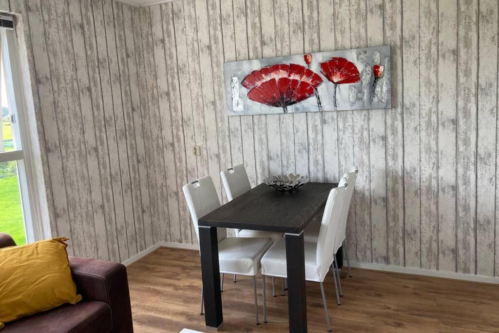 Tsjûke en March, Gezellig vakantie verblijf. Echten  Buitenkant foto